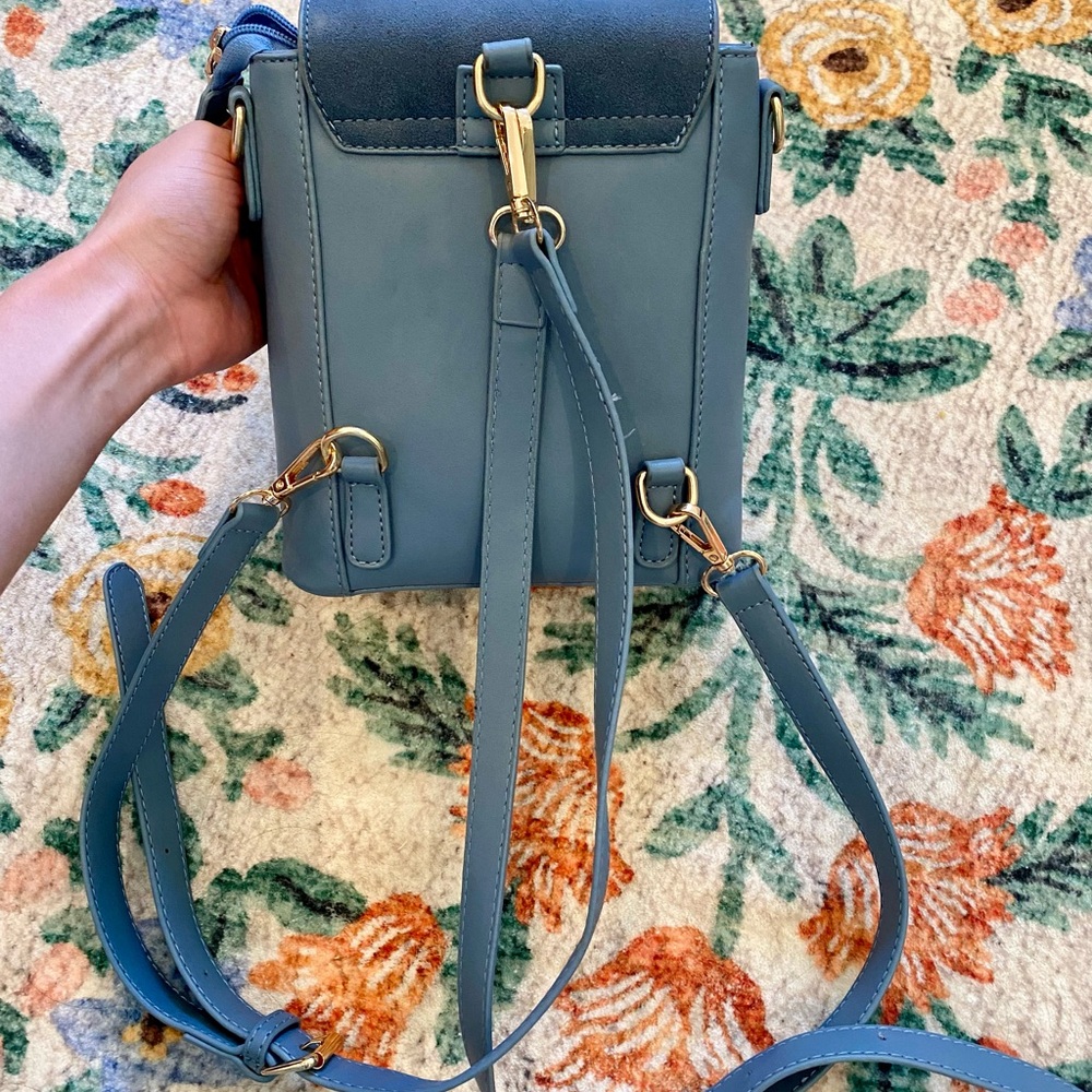 backpack - Picture 3 of 3